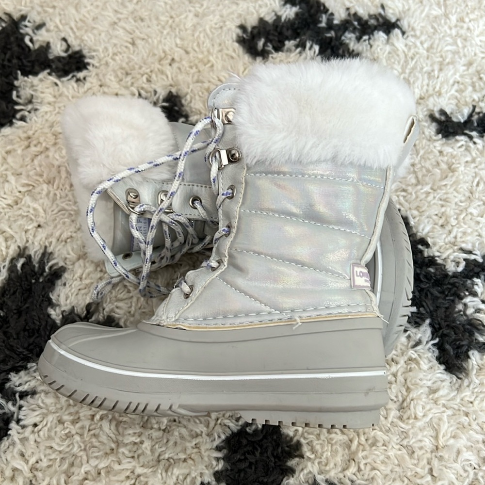 Moving sale!! Girl’s snow boot